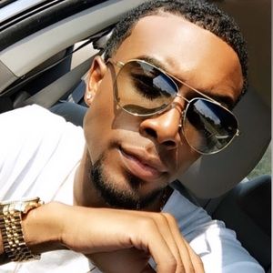 Meet your Posher, Clyde